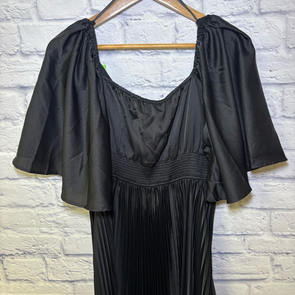 Baltic Born Aubree Accordion Pleated V-Neck A-Line Midi Dress Black Large NWT - Picture 6 of 16